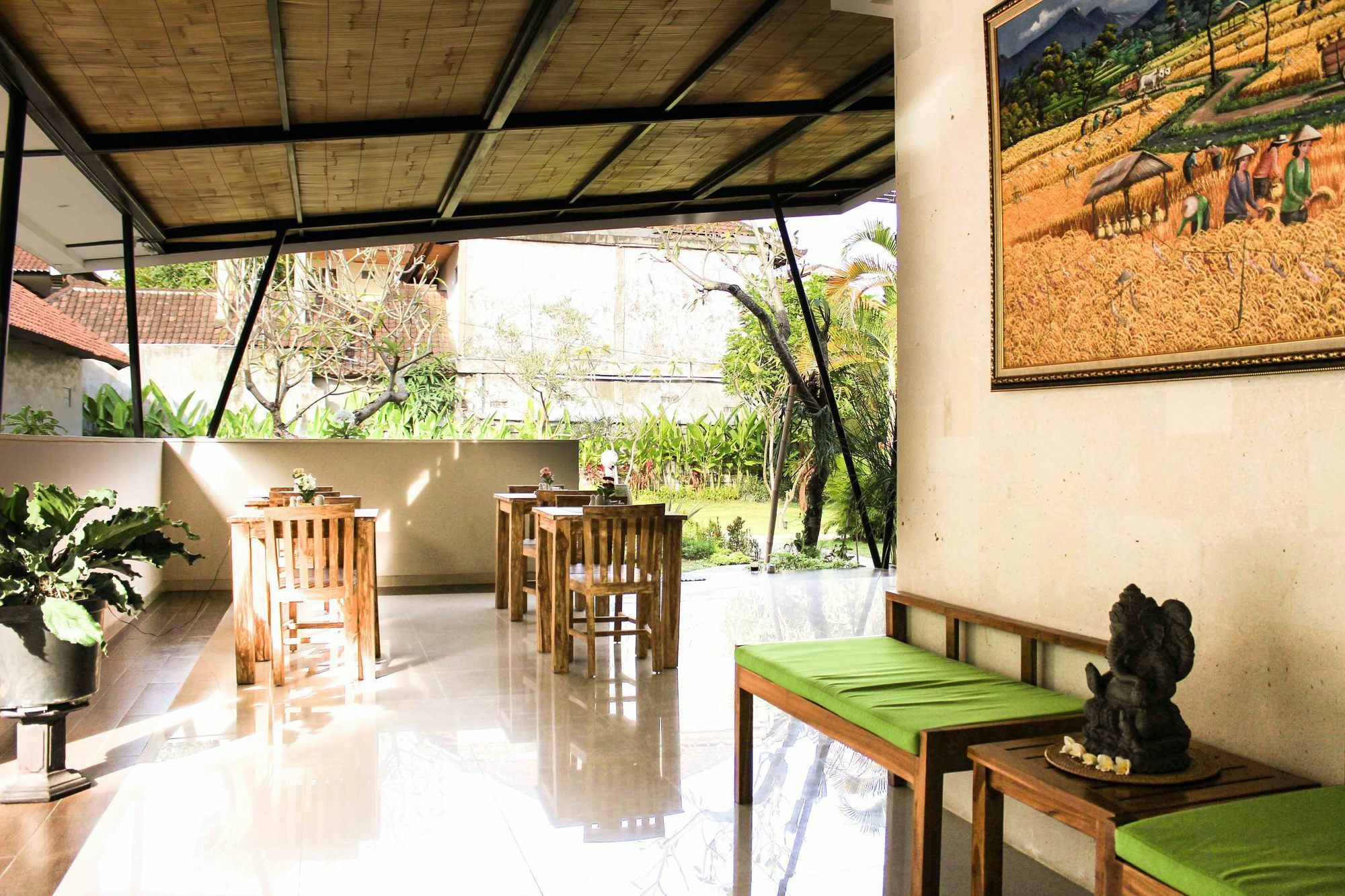 Kemuning Kuta Hotel Экстерьер фото